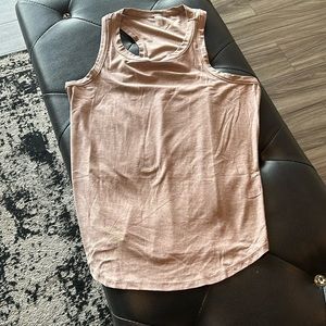 BNWT Beyond Yoga Featherweight Keep It Moving Tank in Chai -L